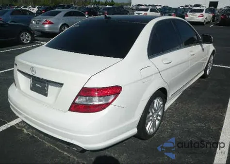 2009 Mercedes-Benz C300 из США, поврежденный, VIN WDDGF54X39F204163